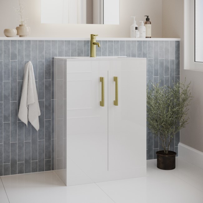 600 mm White Freestanding Vanity Unit with Basin and Brass Handle - Ashford